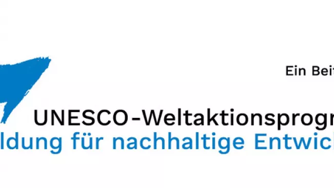UNESCO_weltaktionsprogramm_logo_rgb_ein_beitrag_zum_klimaschutz (DE)