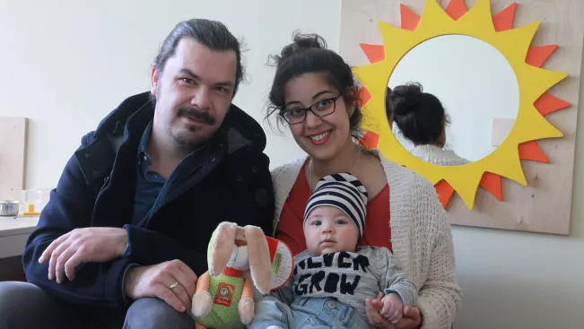 100._baby_benjamin_schaefer_und_eltern_begruessungspaket_20170320_foto_e._tritschler_5670.jpg (DE)