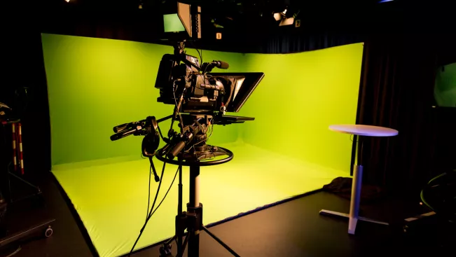 Audio Video Studio EMT Kamera Greenscreen 20220503 foto eric lichtenscheidt 33 fs22.jpg
