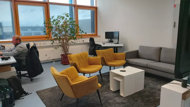 220927_GI-phd-creative-room_miriamluedtkehandjery