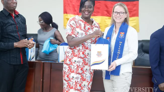Prof. Dr. Sonja Christ-Brendemühl und Vizepräsidentin Rosemond Boohene an der UCC