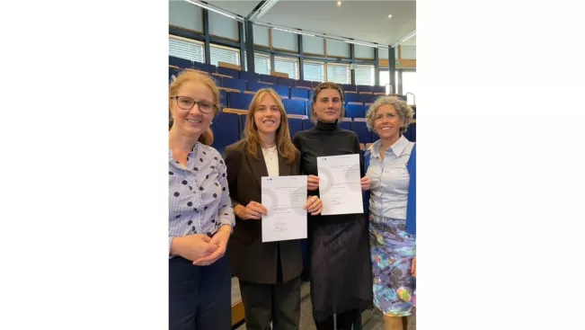 Preisträgerinnen Abschlussarbeit Genderbezug 25