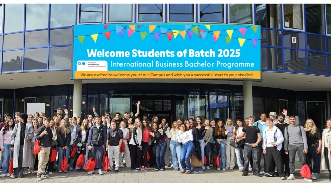 Gruppenbild Erstsemester Studierende International Business Wintersemester 25 26