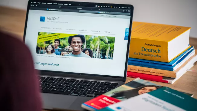 TestDaF Prüfungsanmeldung_Deutsch lernen_Foto Schwenker_20260331
