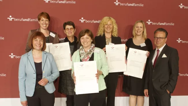 zertifikatsverleihung_familiengerechte_hochschule_2014_16144.jpg (DE)