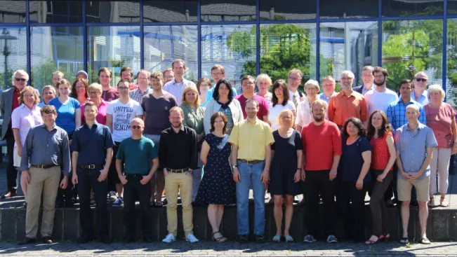 20160623_fbinf_gruppenbild_fb02.jpg (DE)