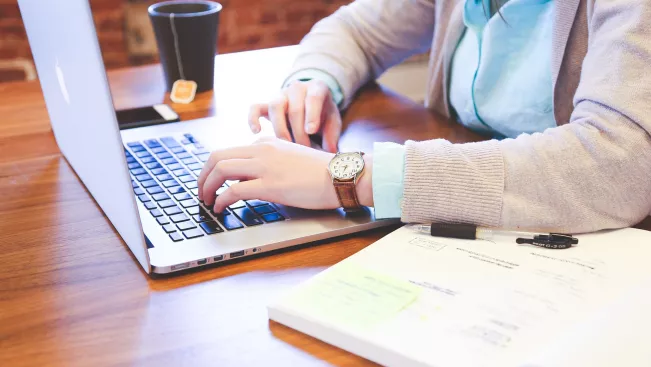 student laptop 849825 pixabay 1920.jpg (DE)