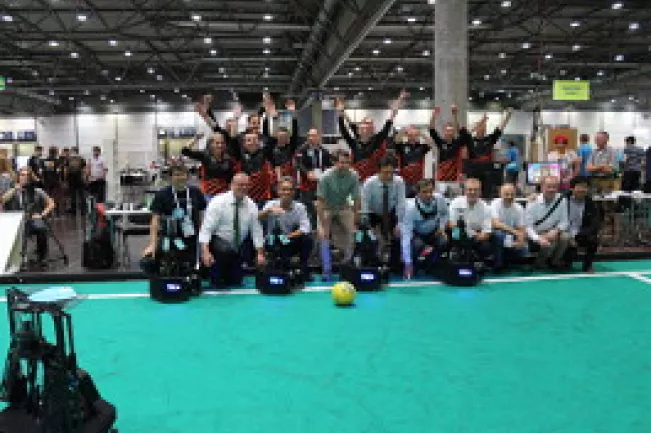 20160703_fbinf_fussball_robocup_leipzig_mlh_441-teaser.jpg (DE)