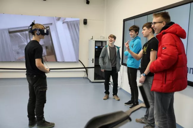 20200124_fbinf_tag_der_offenen_labore_kw_img_010.jpg (DE)