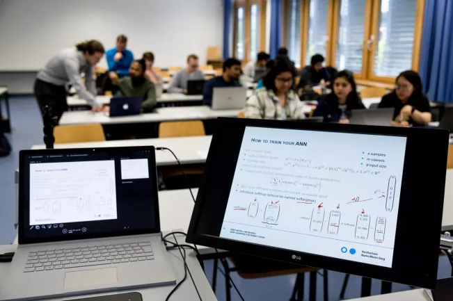 informatik mas lehre vorlesung 20220426 foto eric lichtenscheidt 09 fs22.jpg