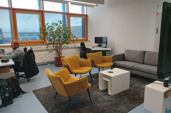 220927_GI-phd-creative-room_miriamluedtkehandjery