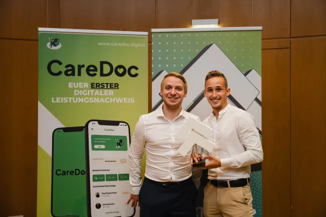 Start up Cup Finale Gewinnerteam CareDoc Foto Nathan Dreessen