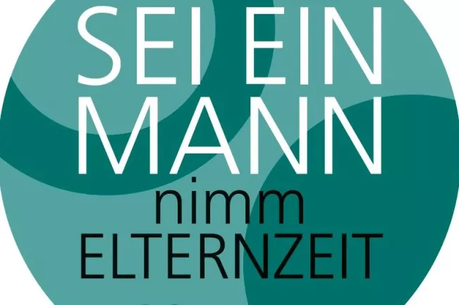Väter und Elternzeit-dunkelgruen