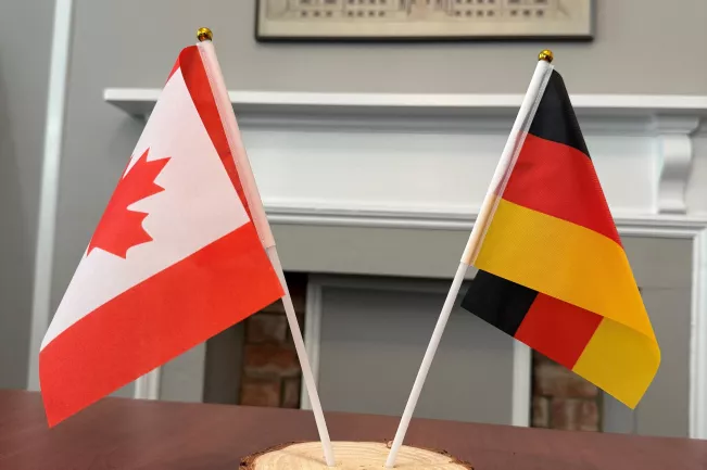 Flaggen_Canada_Deutschland