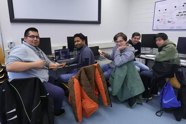 20251220_FBINF_Hackathon_Gruppe3_Tschofenig