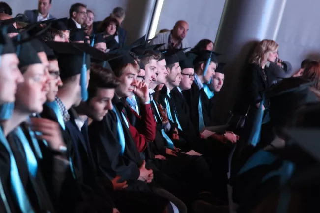 absolventenfeier_2015_telekom-forum_20151024_foto_e._tritschler_img_8305.jpg (DE)