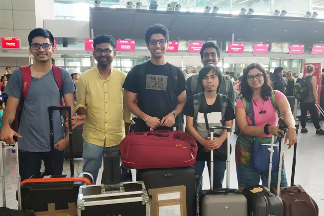 b-it_bots_flughafen_robocup_sydney_2019_foto_b-it_bots.jpg (DE)