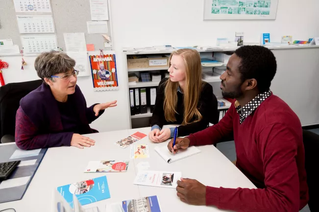 beratung_studierende_international_office_201711_foto_lichtenscheidt_22.jpg (DE)