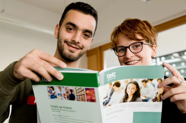 beratung_studierende_international_office_201711_foto_lichtenscheidt_59.jpg (DE)