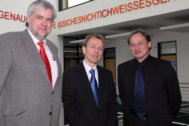 dekan-krzeminski-michael_schmidt-christoph_ihne-hartmut_640_8652.jpg (DE)