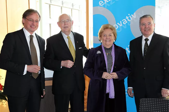 ehrensenator_moeller_700_9874.jpg (DE)