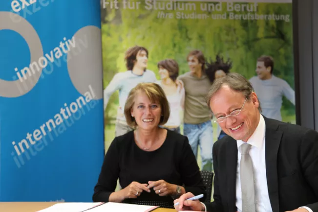 koop-arbeitsagentur_schmicklerherriger_ihne_700_11072.jpg (DE)