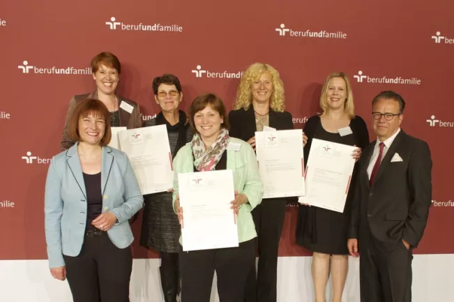 zertifikatsverleihung_familiengerechte_hochschule_2014_16144.jpg (DE)