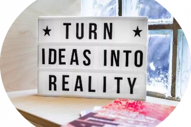 unsplash-fotograf-mika-baumeister-tafel_ideas_motivation_zugeschnitten.jpg (DE)