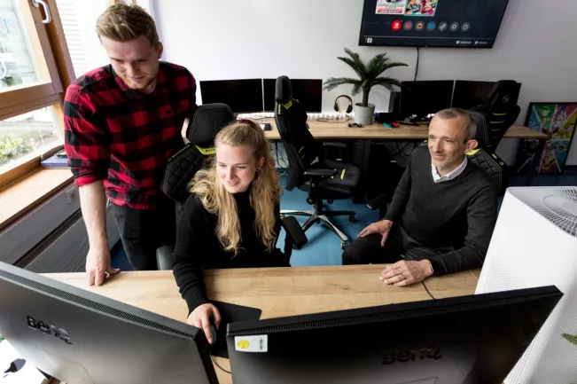 informatik_game_studio_sta_20220426_foto_eric_lichtenscheidt_07_fs22.jpg (DE)