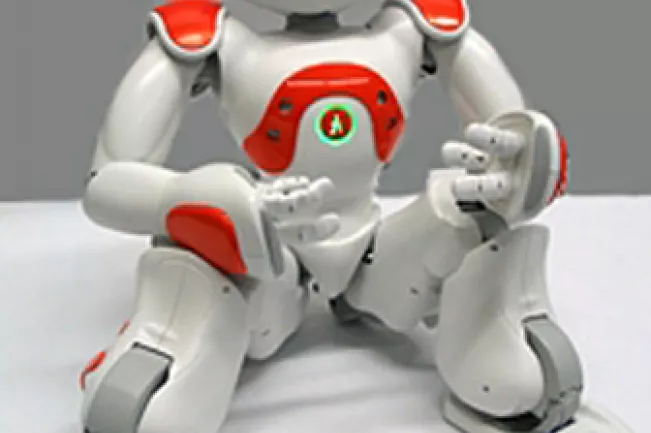 NAO-Roboter-Luna_FBEMT_StA (DE)