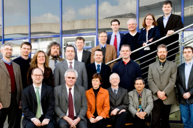 20060406_fbinf_gruppenbild_professoren_lichtenscheid.jpg (DE)