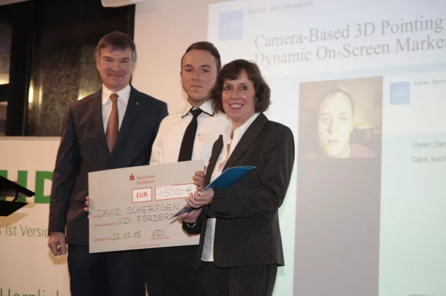 20151022_fbinf_vdi_foerderpreis_scherfgen_mutter_bruder.jpg (DE)