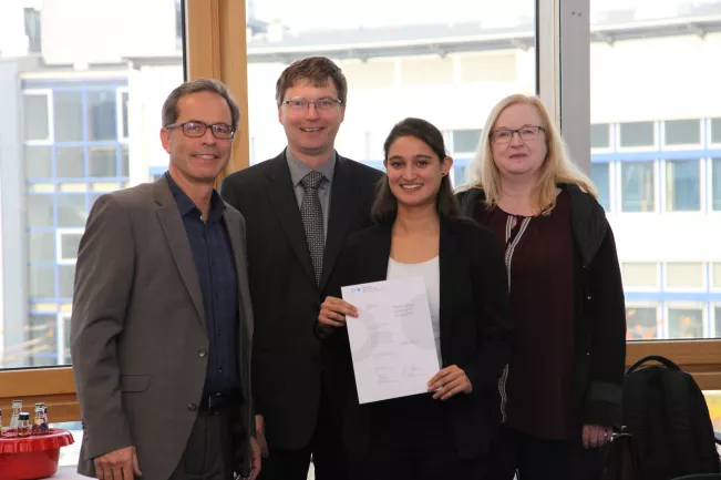 2017-11-22_peters-theo_herpers-rainer_singh-usha_promostipendiatin_vp_geissler-margit_foto_tritschler_1548.jpg (DE)