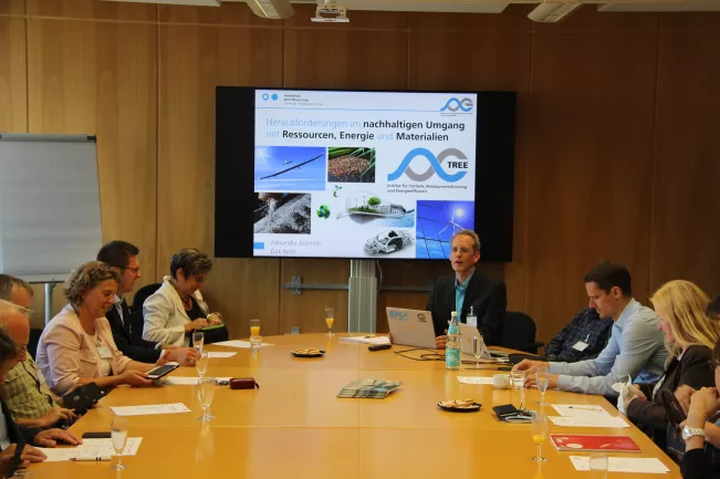 2019_07_03_172726_beiraterstesitzung_schenk.jpg (DE)