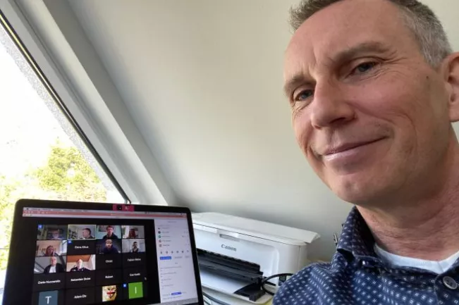 20200405_fbinf_bonne_online-vorlesung_img_4913_small.jpg (DE)