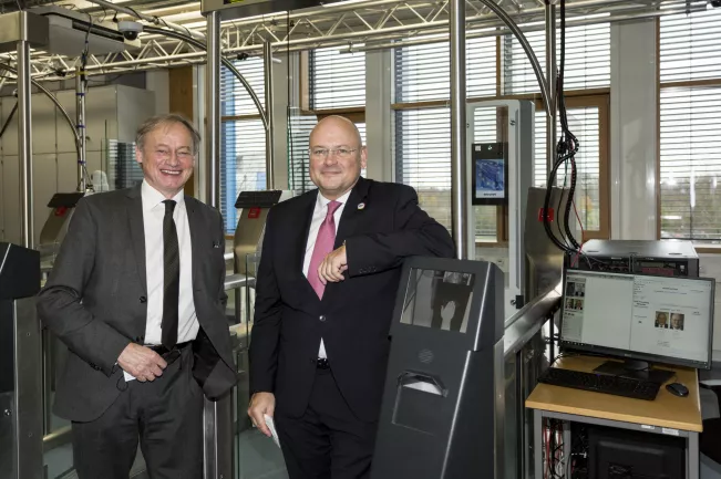 211124_hbrs_bsi_foto_eric_lichtenscheidt.jpg (DE)