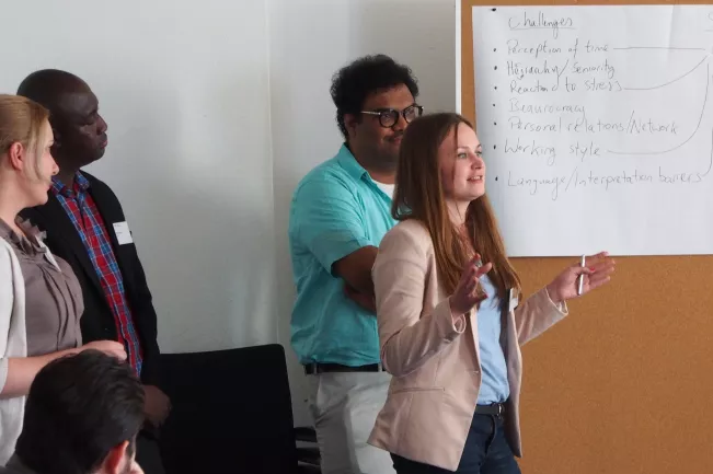 alexandra_poliakova_bei_internationaler_alumnitagung_sept._2015.jpg (DE)