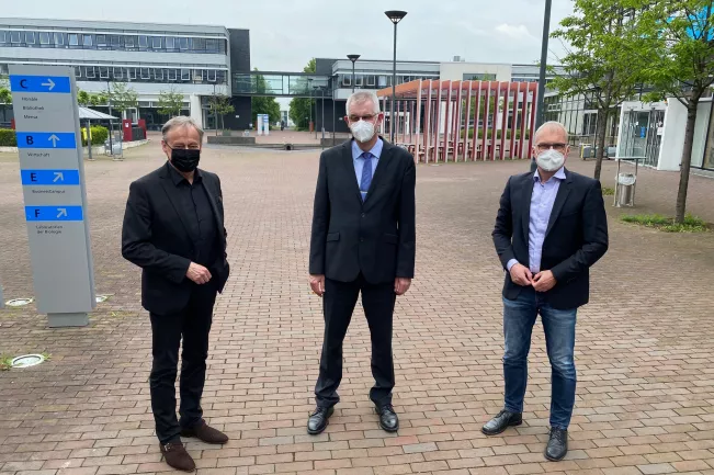 antrittsbesuch_bm_ludger_banken_mitte_mit_hartmut_ihne_und_oliver_krauss_20210706 foto_dpieper.jpg (DE)