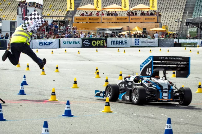 brs_motorsport_hockenheim_zieleinfahrt_201608.jpg (DE)
