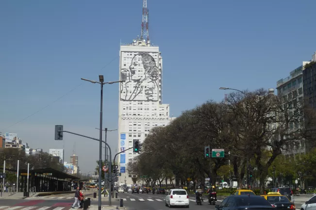 bueons_aires_strasse_panorama_20150915_foto_m._winzker.jpg (DE)