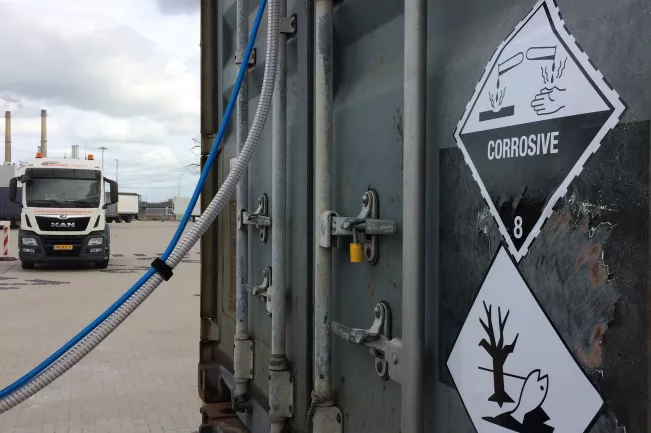 c-bord_container-mit-messsystem_luft-staub_foto_idt_0977.jpg (DE)