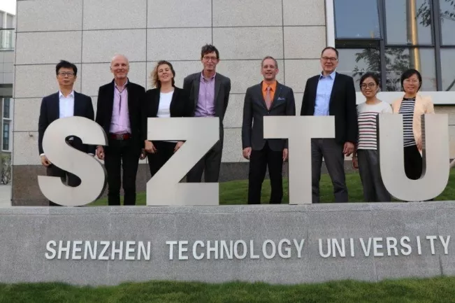 chinareise2019_teasercut_gastgeber-mit-delegation_3080.jpg (DE)