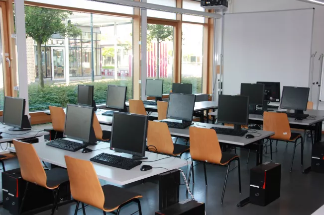 fb01-crhb_it-service_pc-pool-02-bf