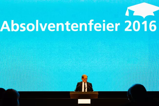 h-brs_absolventenfeier_20161022_foto_n._dreessen_6_cut.jpg (DE)