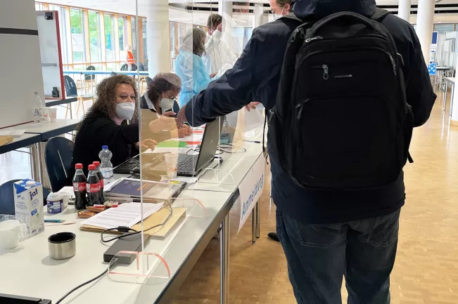 impfen_sta4_2021-05-15.jpg (DE)