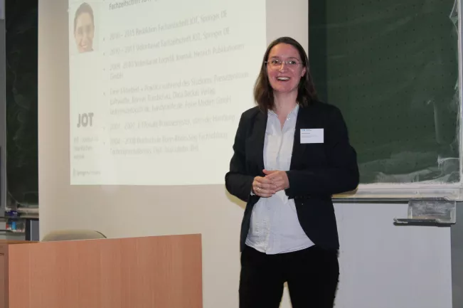 kathrin_uzunoff_bei_tj-karriereworkshop_alumni-tag_2016.jpg (DE)