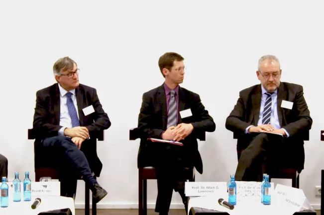 podiumsdiskussion_Globale_Partnerschaft_foto_j._kuestenmacher_084.jpg (DE)