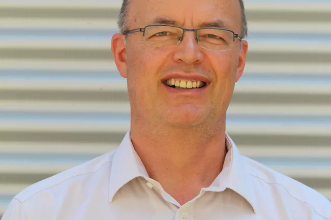 portraet_prof._karl_jonas_2017_foto_k._wazinski.jpg (DE)