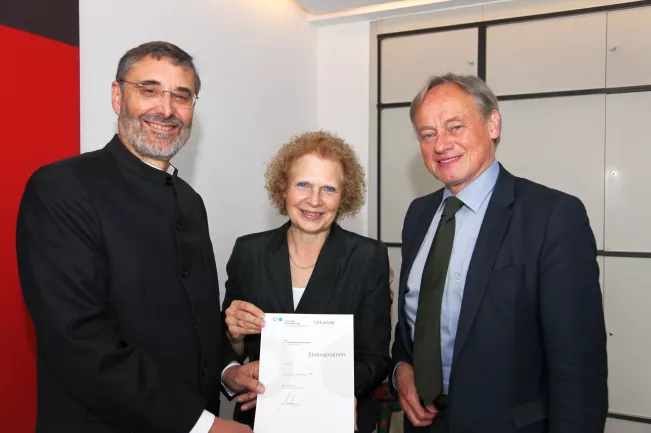 Verleihung_Ehrensenatorin_Knauber-Daubenbüchel (DE)