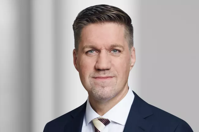 professor-dr-dirk-uwer.jpg (DE)